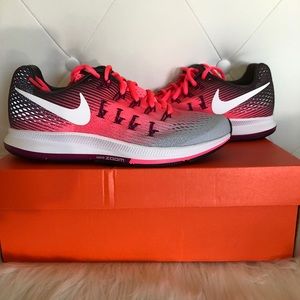 New w/Box Women’s Size7 Nike Zoom Pegasus Shoes